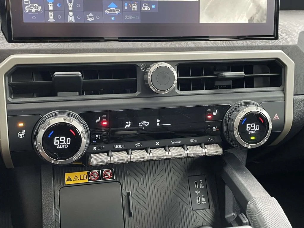 2024 Toyota Tacoma Limited - Photo 19