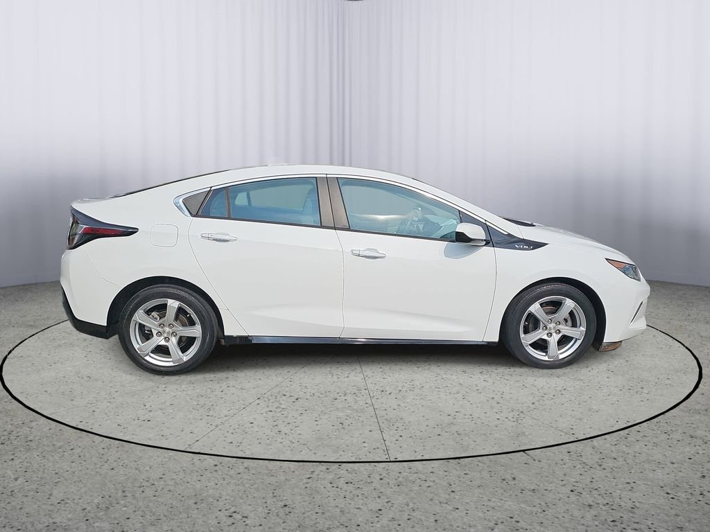 Used 2017 White Chevrolet LT image 2