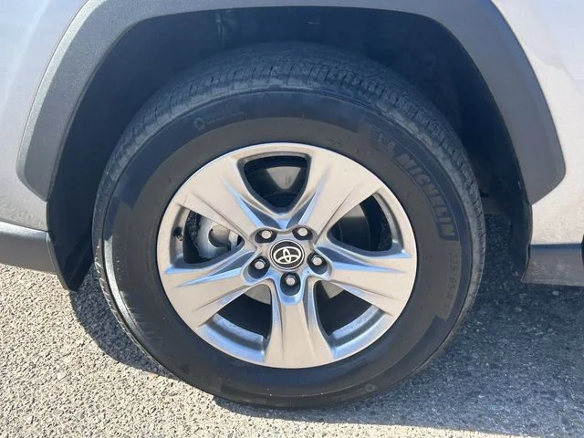 Used 2025 Silver Sky Metallic Toyota XLE image 10
