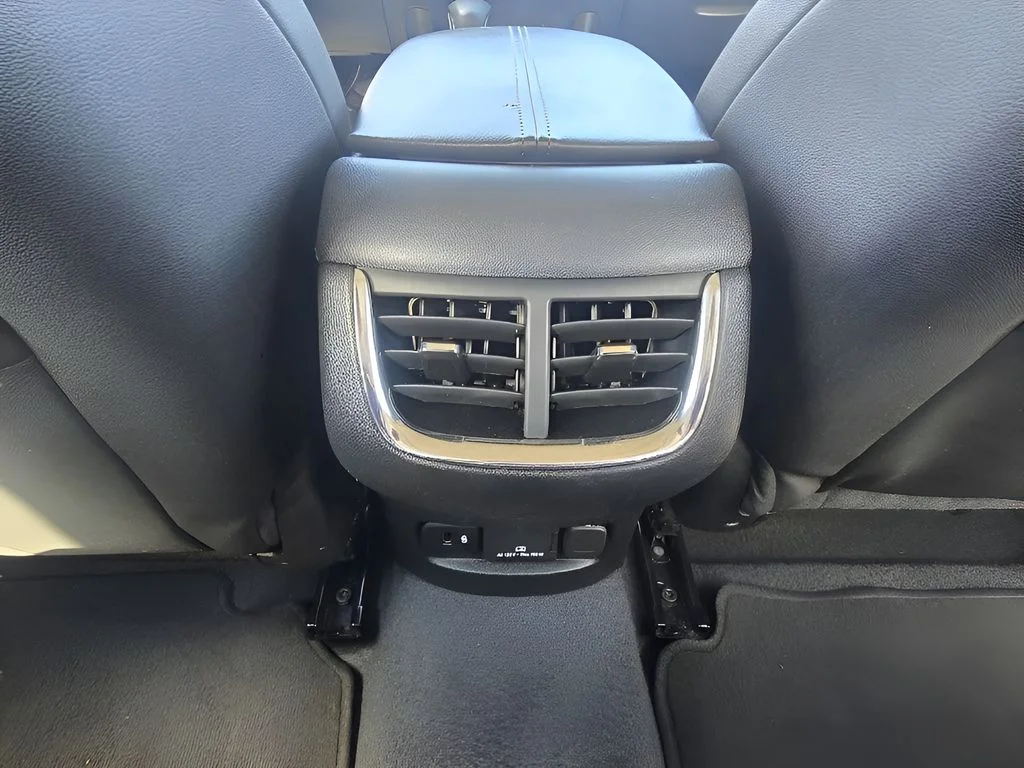 Used 2024 Summit White Chevrolet LT image 29