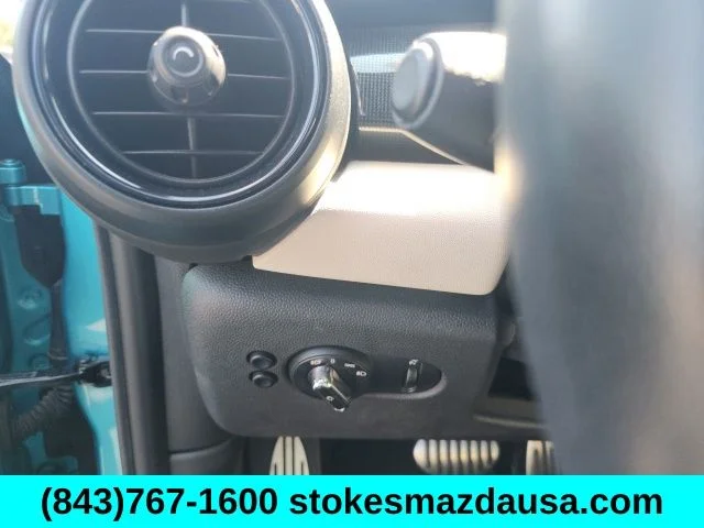 Used 2019 Blue MINI Classic image 18
