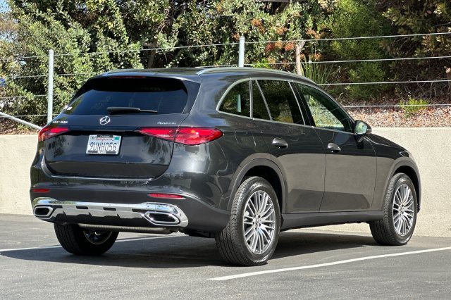 Used 2025  Mercedes-Benz GLC 300 image 5