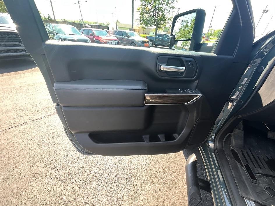 Used 2025 Gray Chevrolet LT image 13