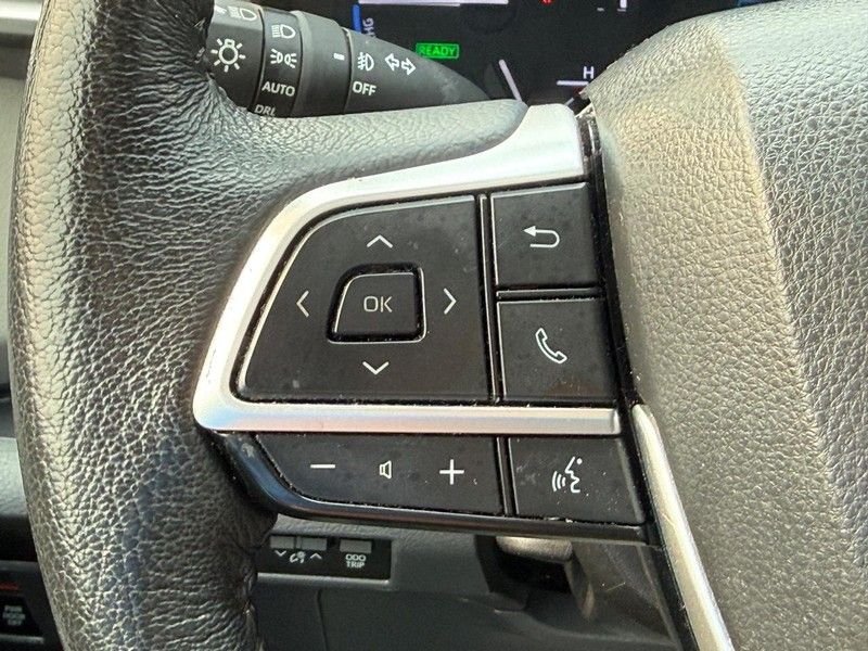 Used 2023 Pearl Toyota XLE image 21