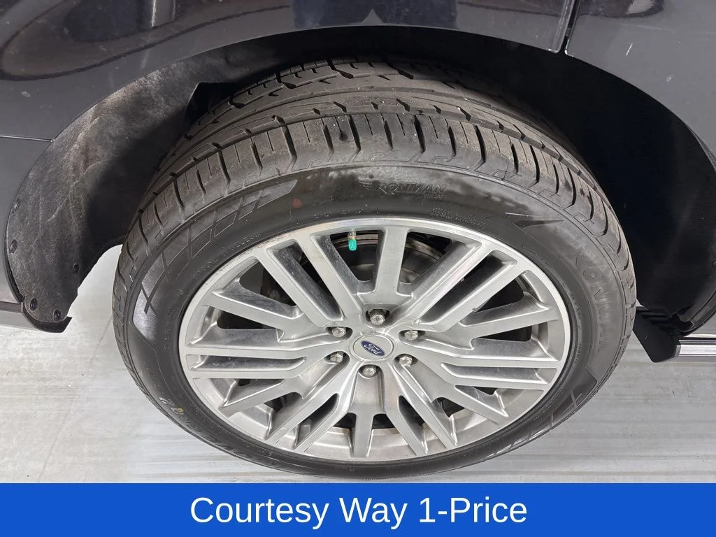 Used 2024 Black Ford Limited image 12