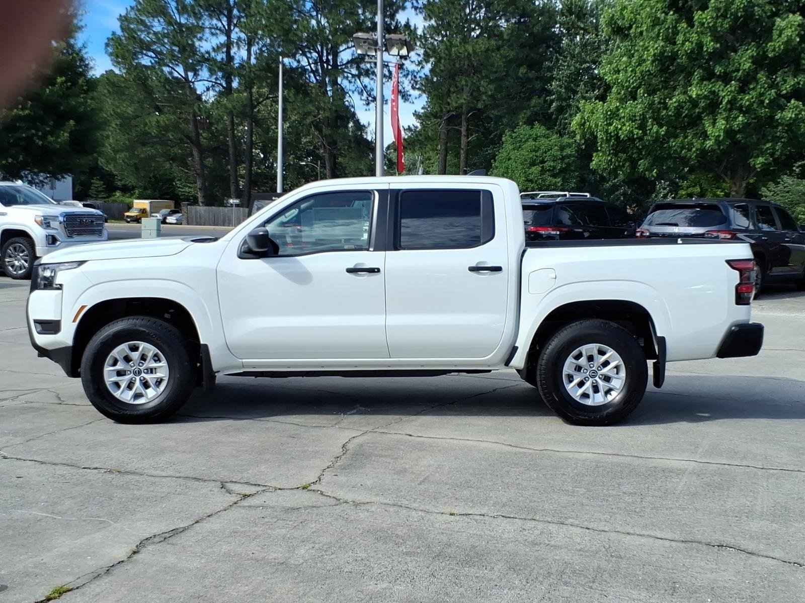 New 2026 Glacier White Nissan Crew Cab S image 3