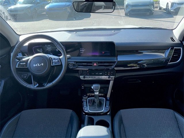 2025 Kia Seltos S photo 4
