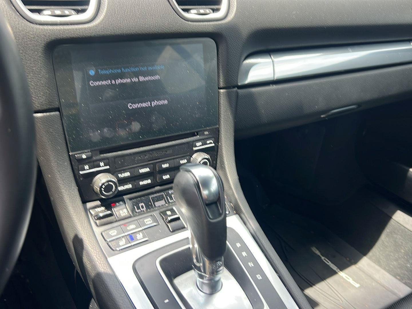 Used 2019  Porsche Base image 13