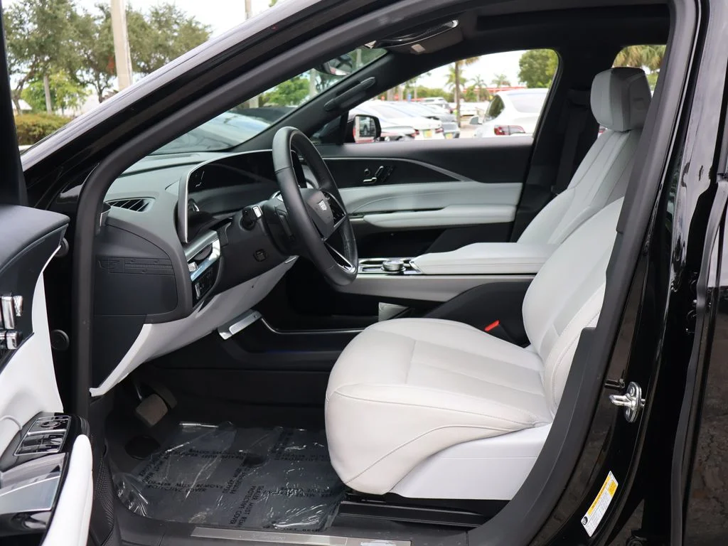 Used 2025 Black Cadillac Luxury image 35
