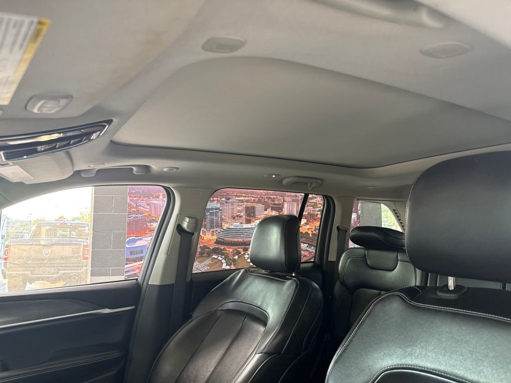 Used 2022 Gray Jeep Limited image 19