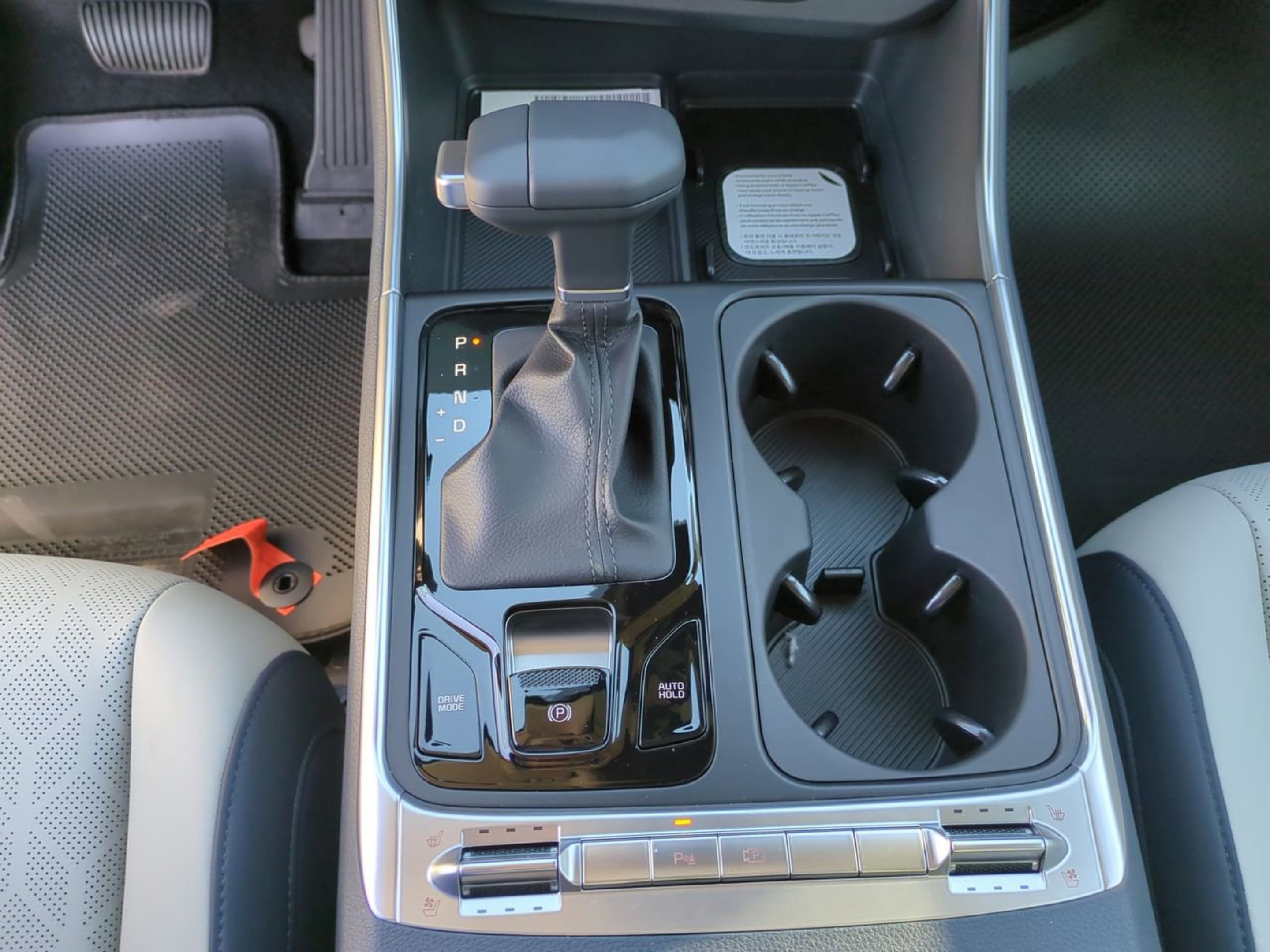 New 2026 Ceramic Silver Kia SX image 22