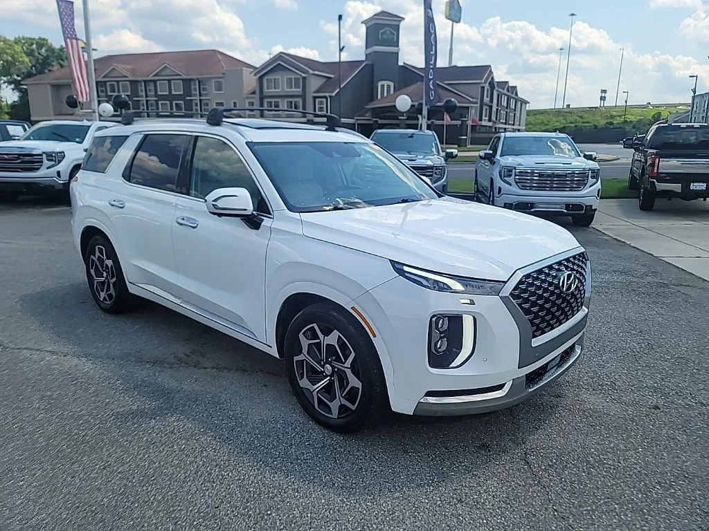 Used 2022 White Hyundai Calligraphy image 1