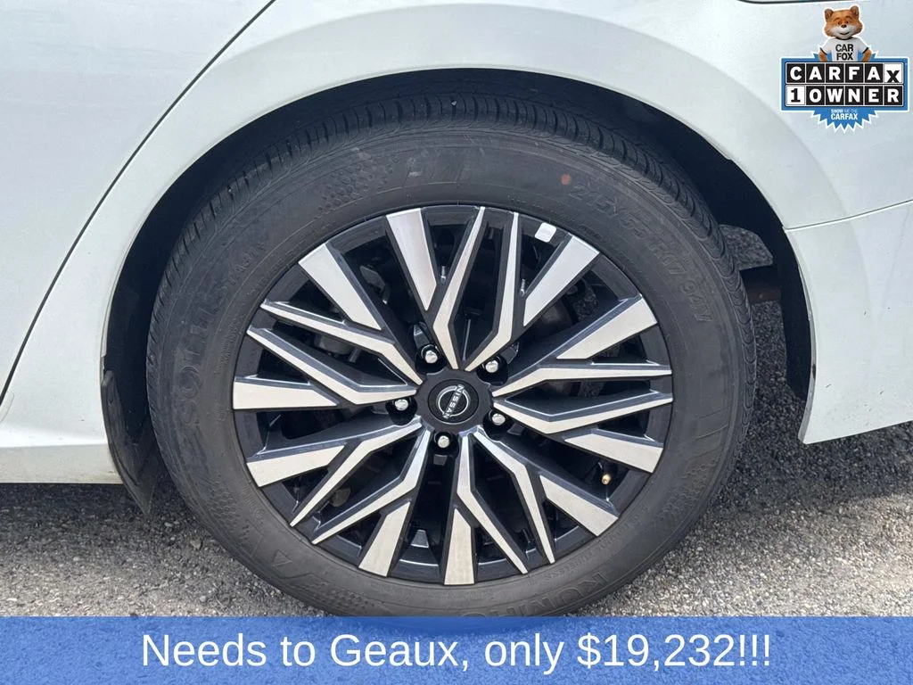 Used 2025 White Nissan 2.5 SV image 14
