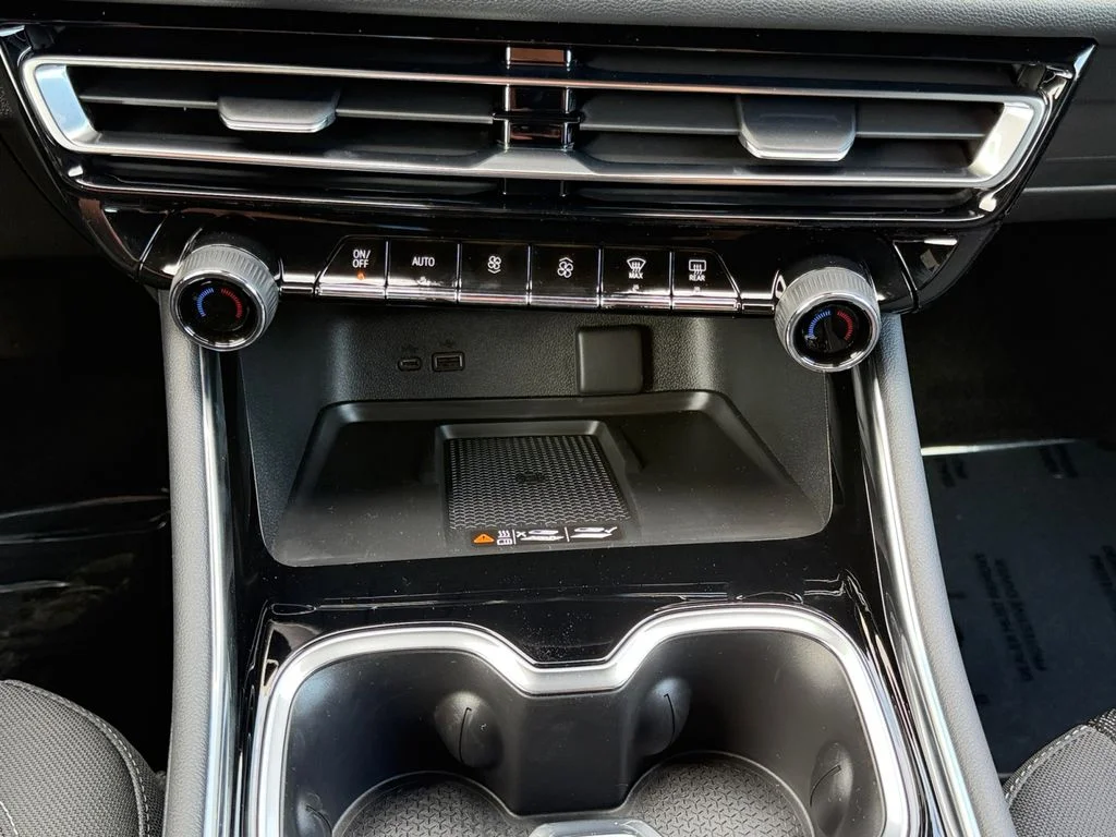 New 2027 Summit White Chevrolet LT image 25
