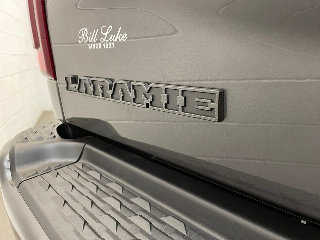 New 2026 Granite Crystal Metallic Clear-Coat Exterior Paint RAM Laramie DRW image 6