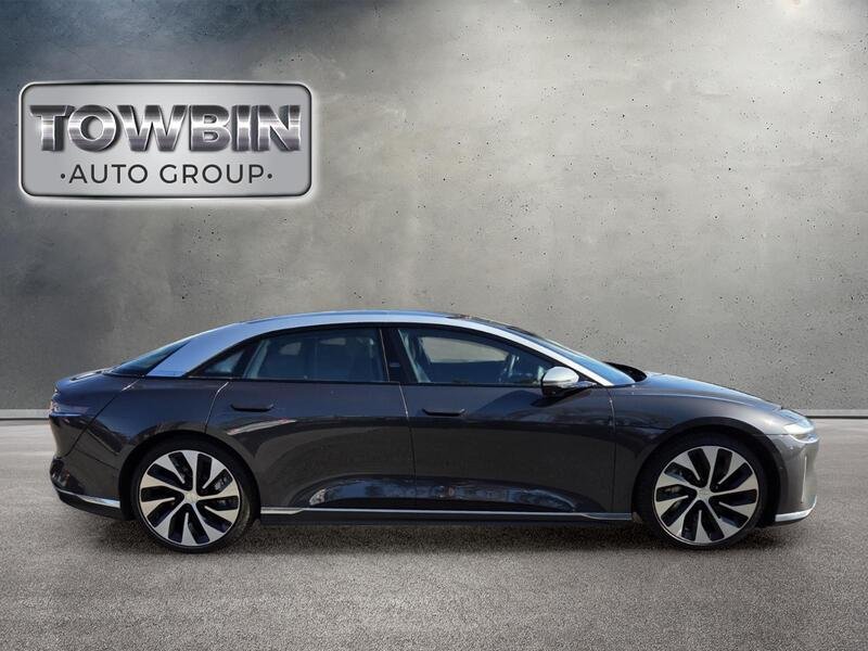 Used 2023  Lucid Grand Touring image 3
