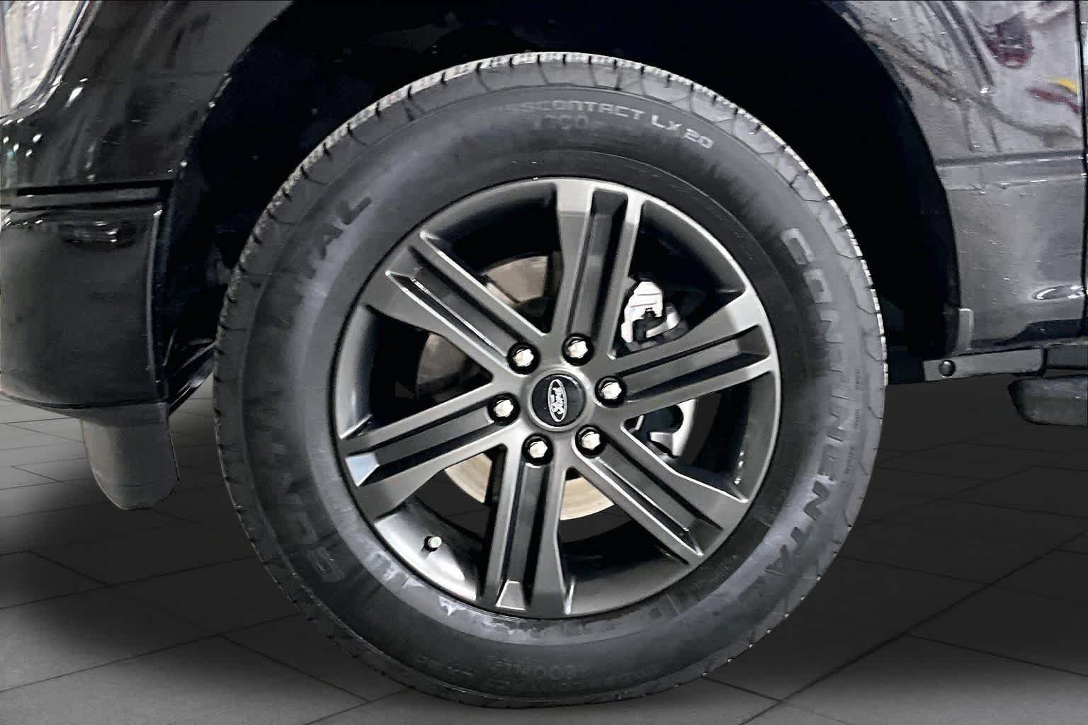 Used 2021 Agate Black Ford XLT image 11