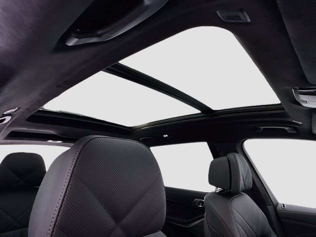 New 2027 Black Sapphire Metallic BMW xDrive40i image 17