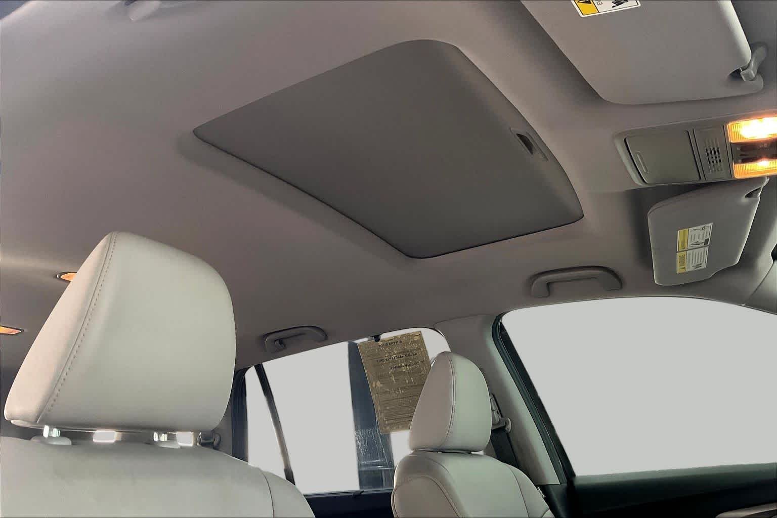 Used 2019 Obsidian Blue Pearl Honda EX-L image 24