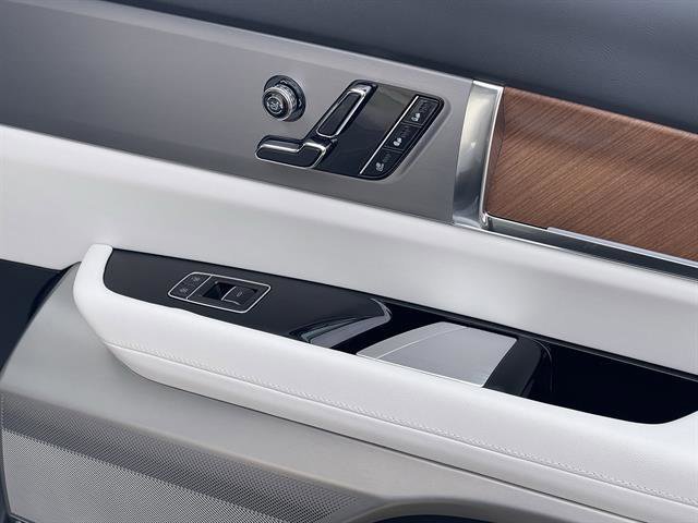 2026 Cadillac VISTIQ Sport - Photo 11