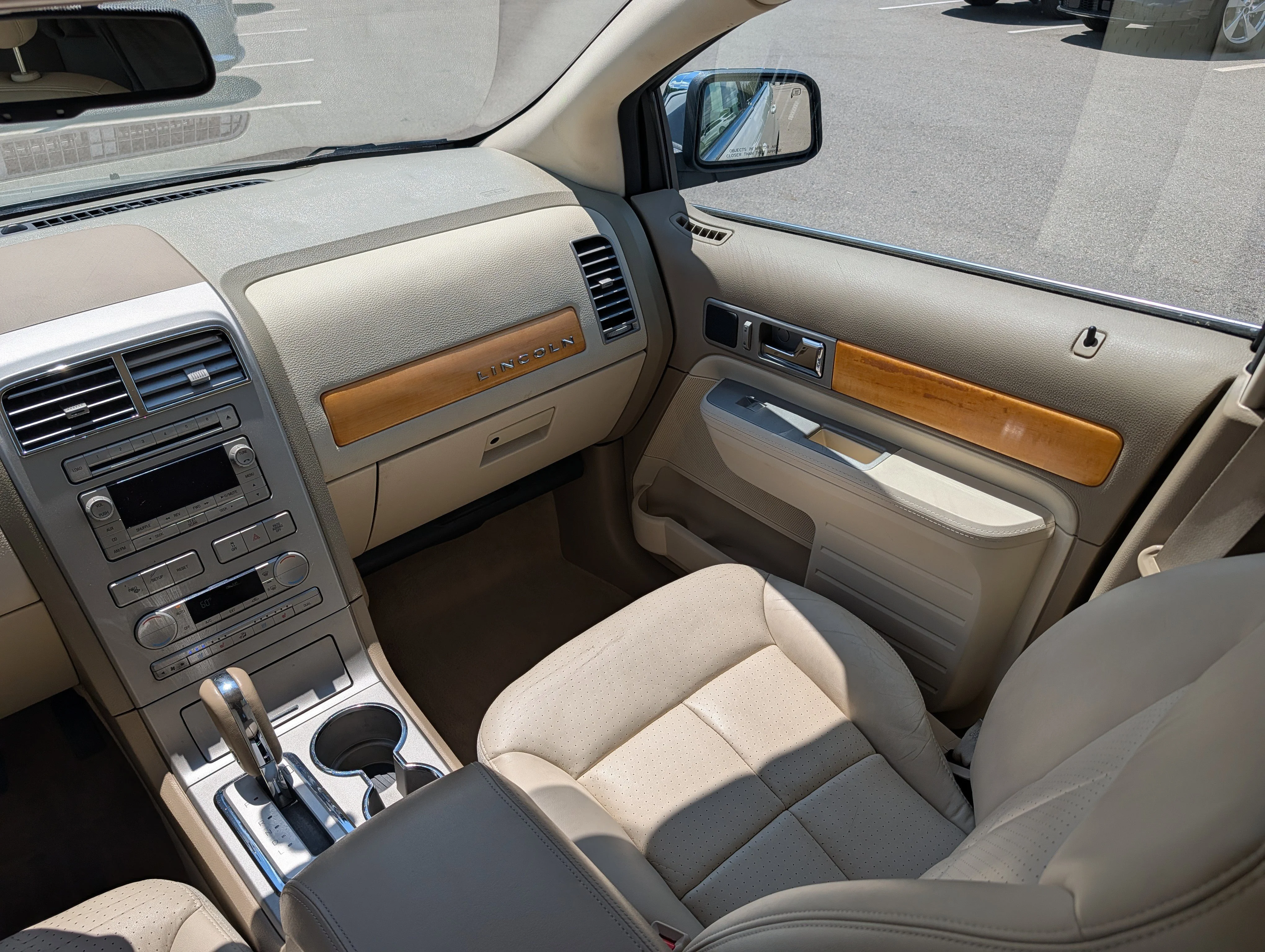 Used 2007 Pewter Metallic Lincoln  image 11