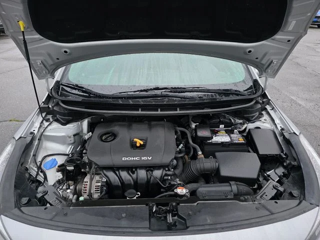 Used 2017 Silky Silver Kia LX image 13