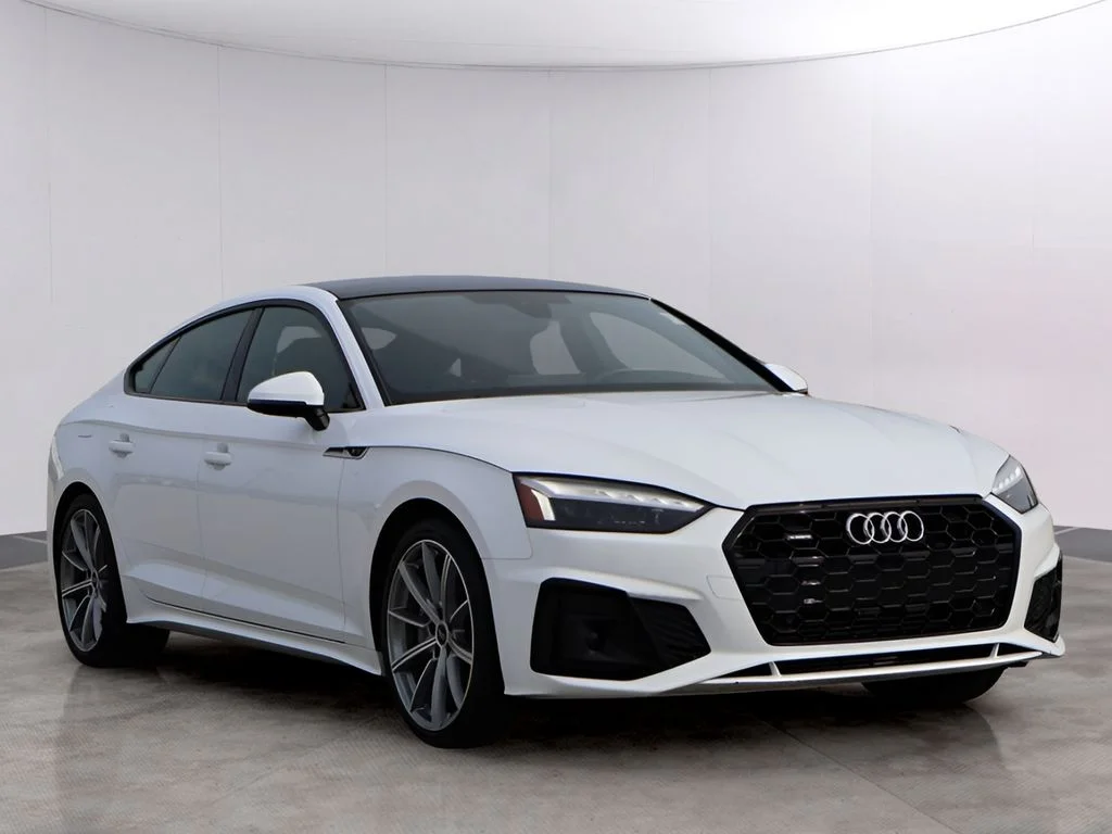 Used 2025  Audi 45 S line Premium image 3