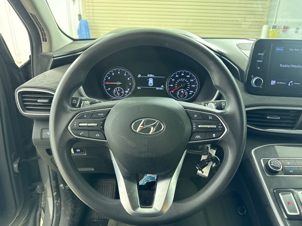 Used 2022 Gray Hyundai SE image 11
