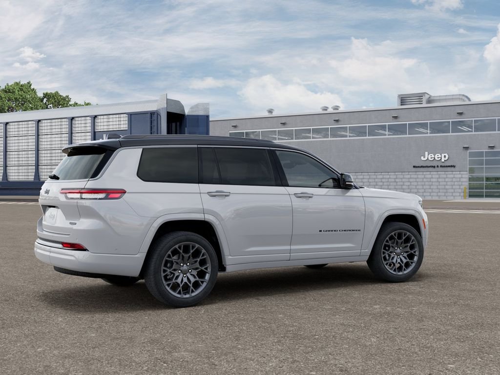 New 2026 Bright White Clear-Coat Exterior Paint Jeep Summit image 4