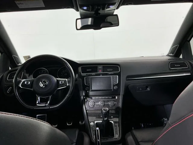 Used 2016  Volkswagen Autobahn image 24