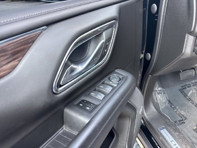 Used 2023 Black Chevrolet Z71 image 11