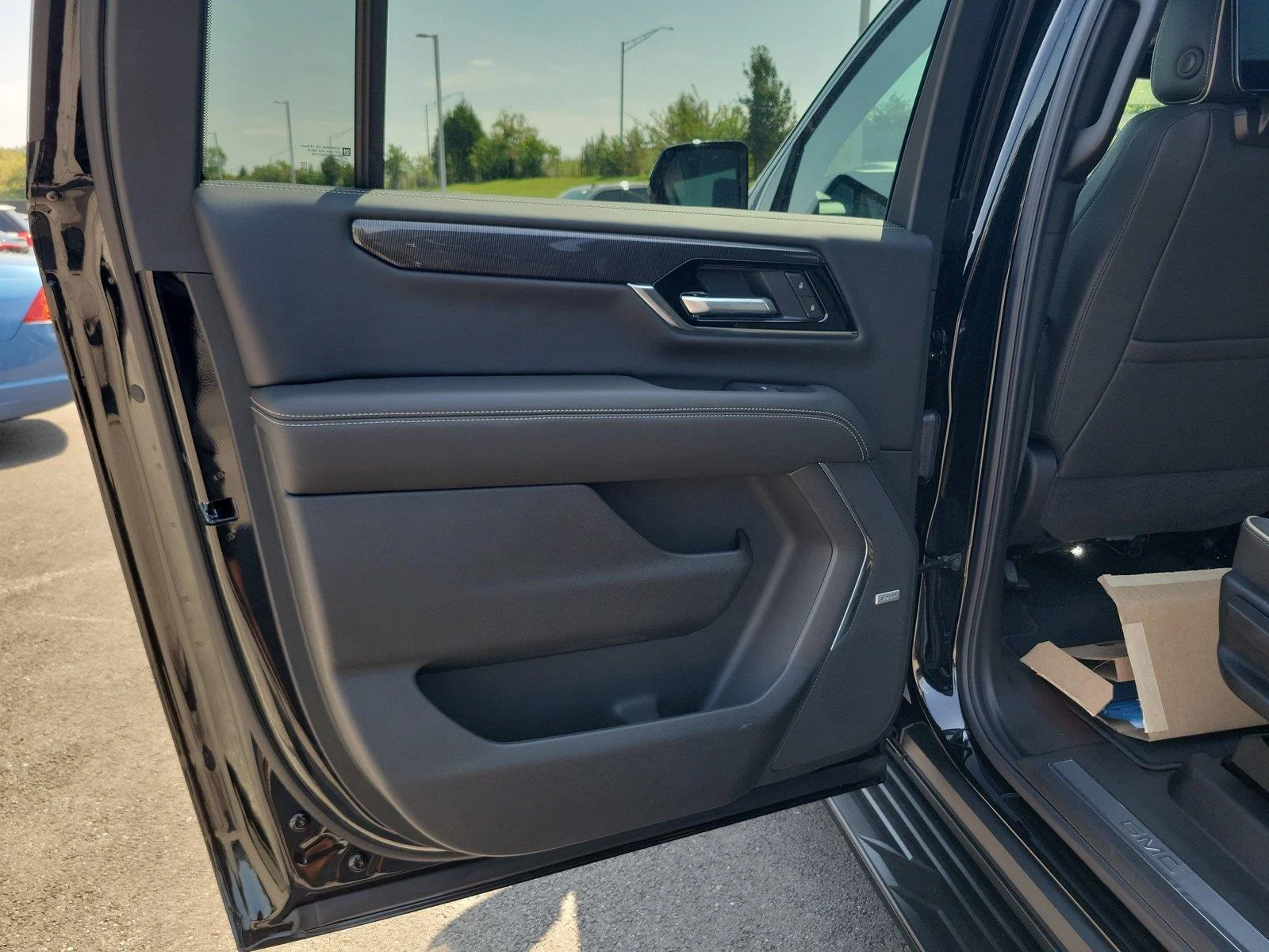 2026 GMC Yukon XL Elevation - Photo 13