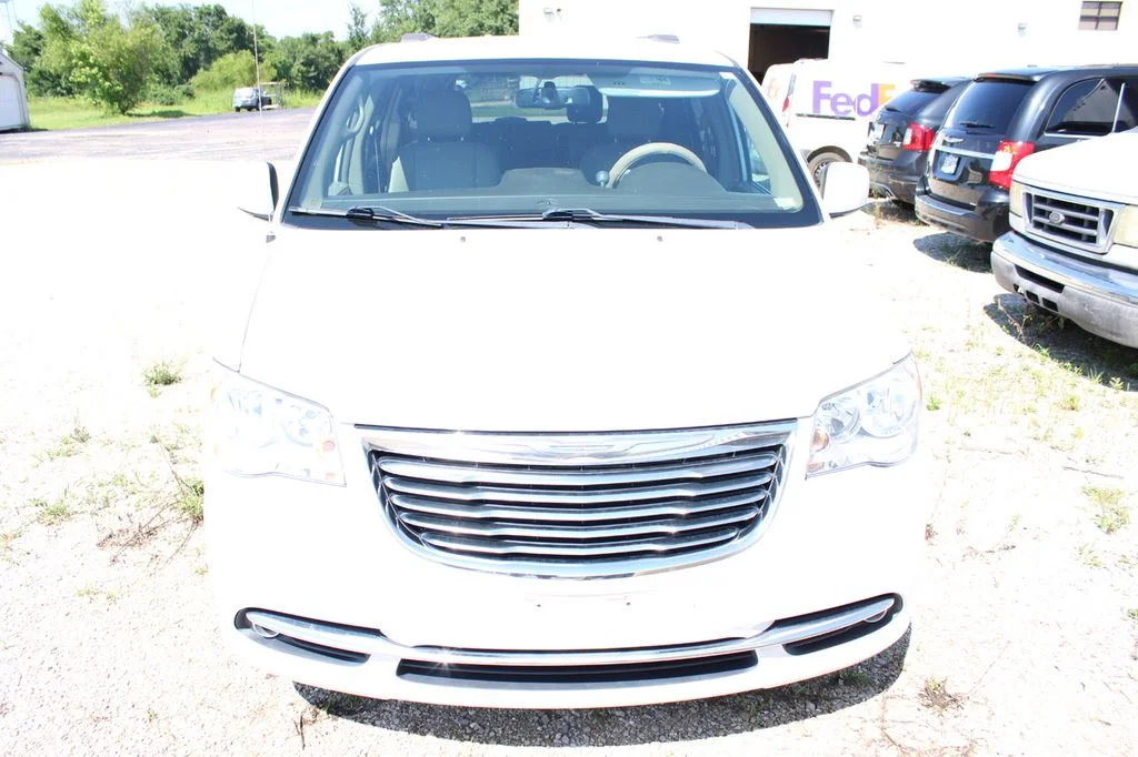 Used 2016 Chrysler Town & Country Touring with VIN 2C4RC1BG6GR260112 for sale in Saint James, MO