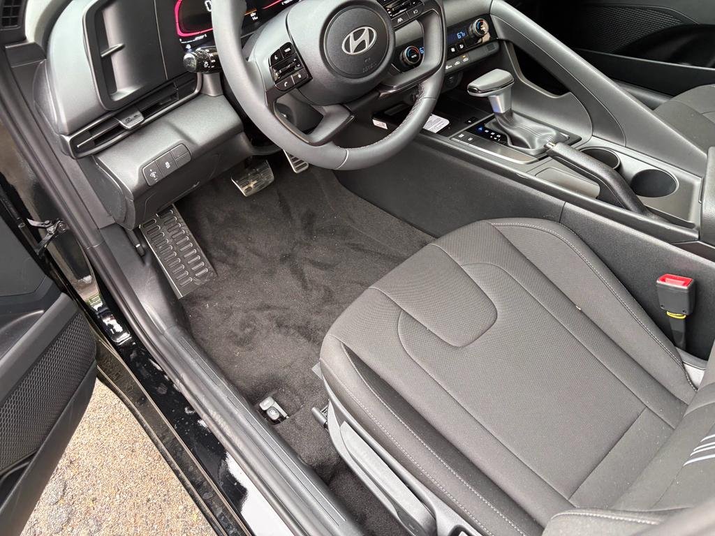 New 2026 Abyss Black Hyundai SEL Sport image 11
