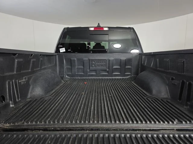 Used 2019 Diamond Black Ram Big Horn/Lone Star image 11