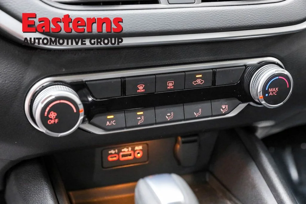 Used 2022 Red Nissan 2.5 SV image 20