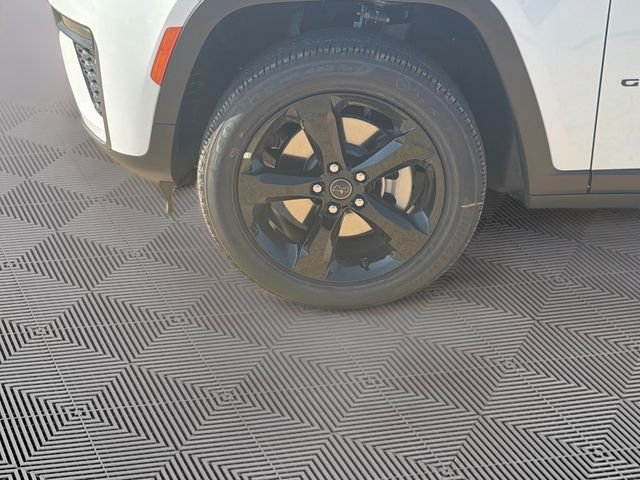 New 2027 White Jeep Limited image 36