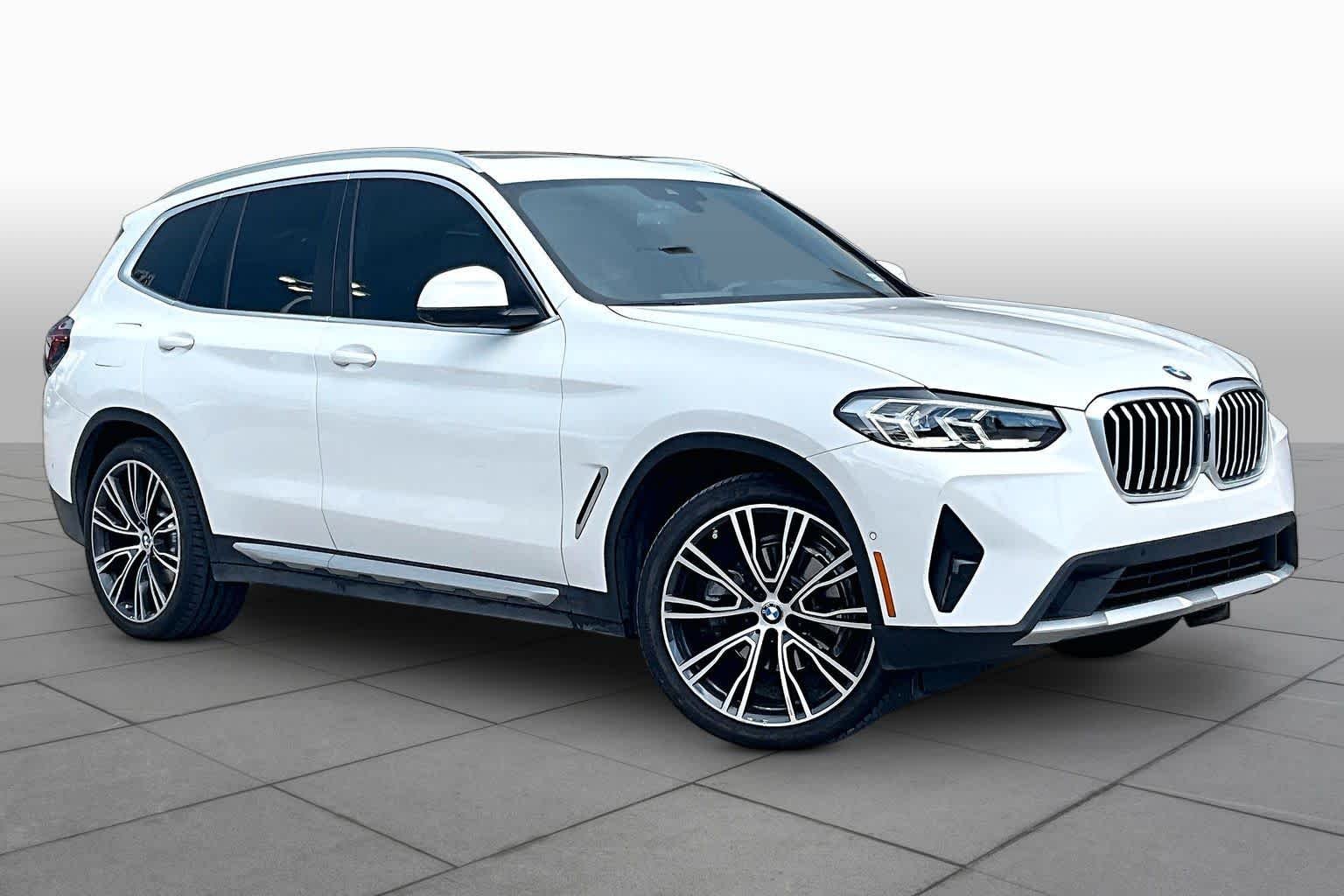 Used 2023 Alpine White BMW sDrive30i image 2