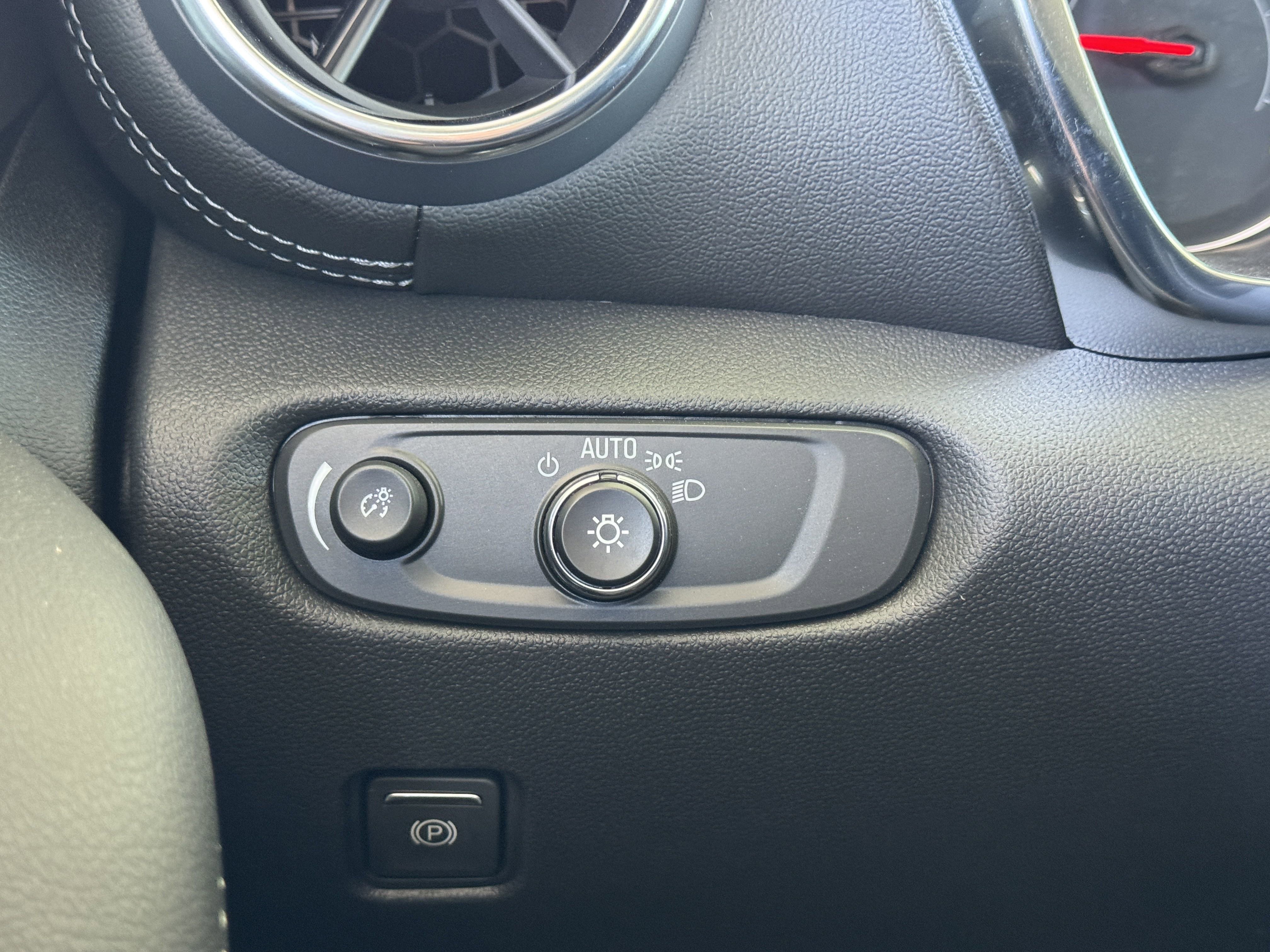 2025 Chevrolet Blazer 2LT - Photo 24