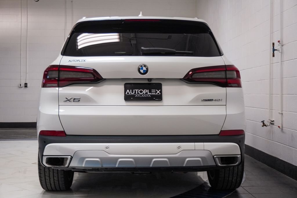 Used 2023 White BMW sDrive40i image 37