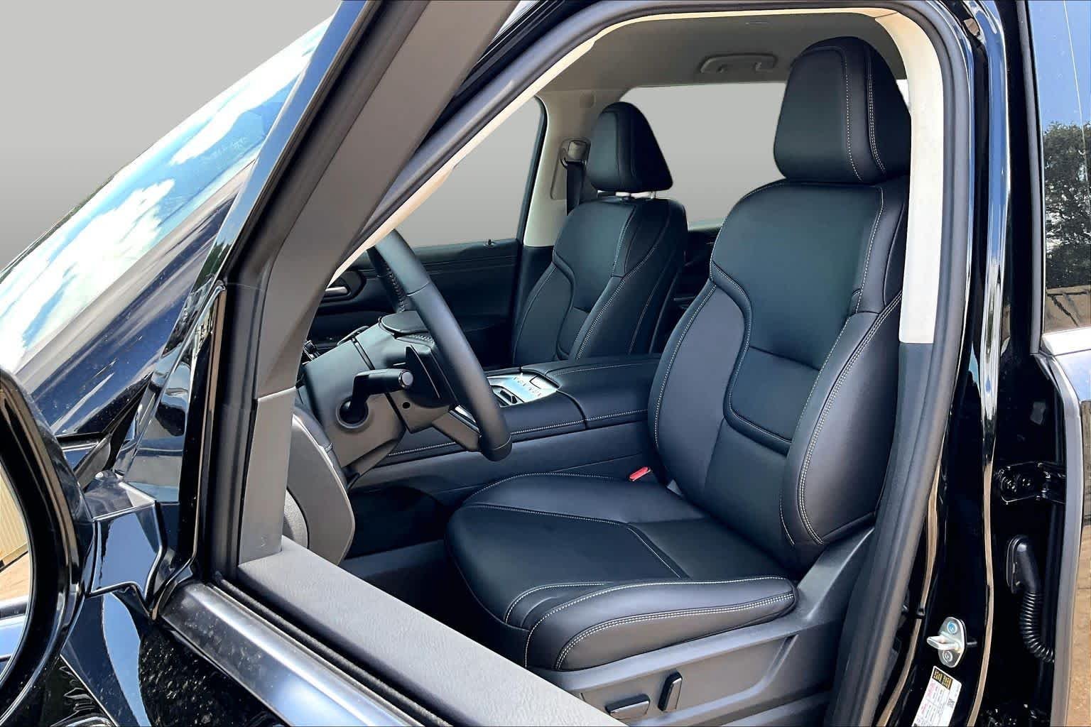 New 2026 Super Black Nissan SV image 18