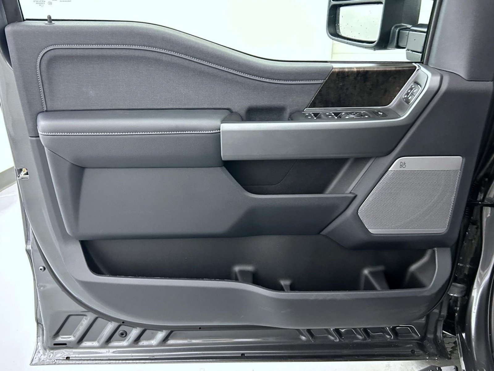 New 2026 Carbonized Gray Metallic Ford Lariat image 9