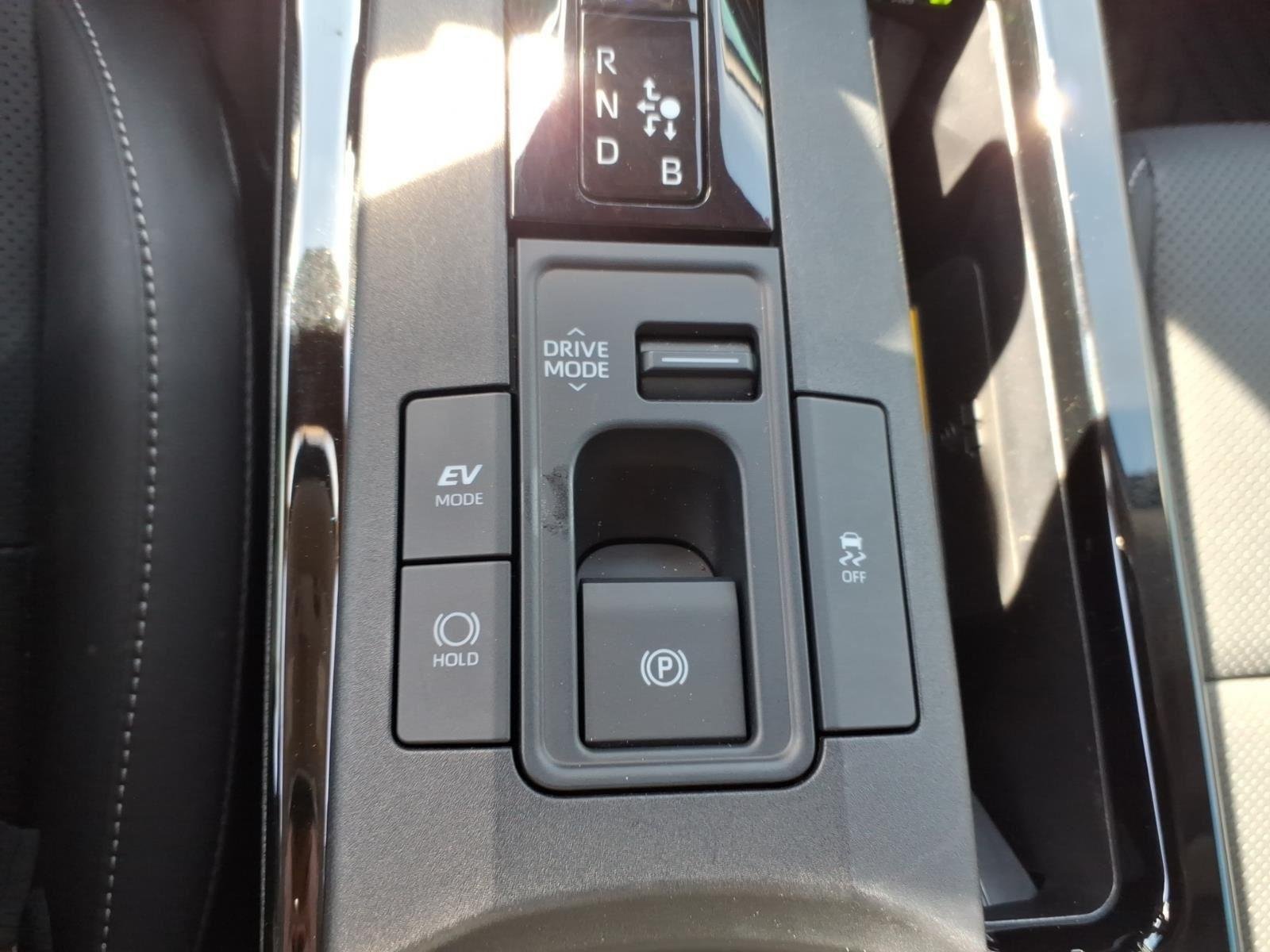 Used 2025 Wind Chill Pearl Toyota Nightshade image 7