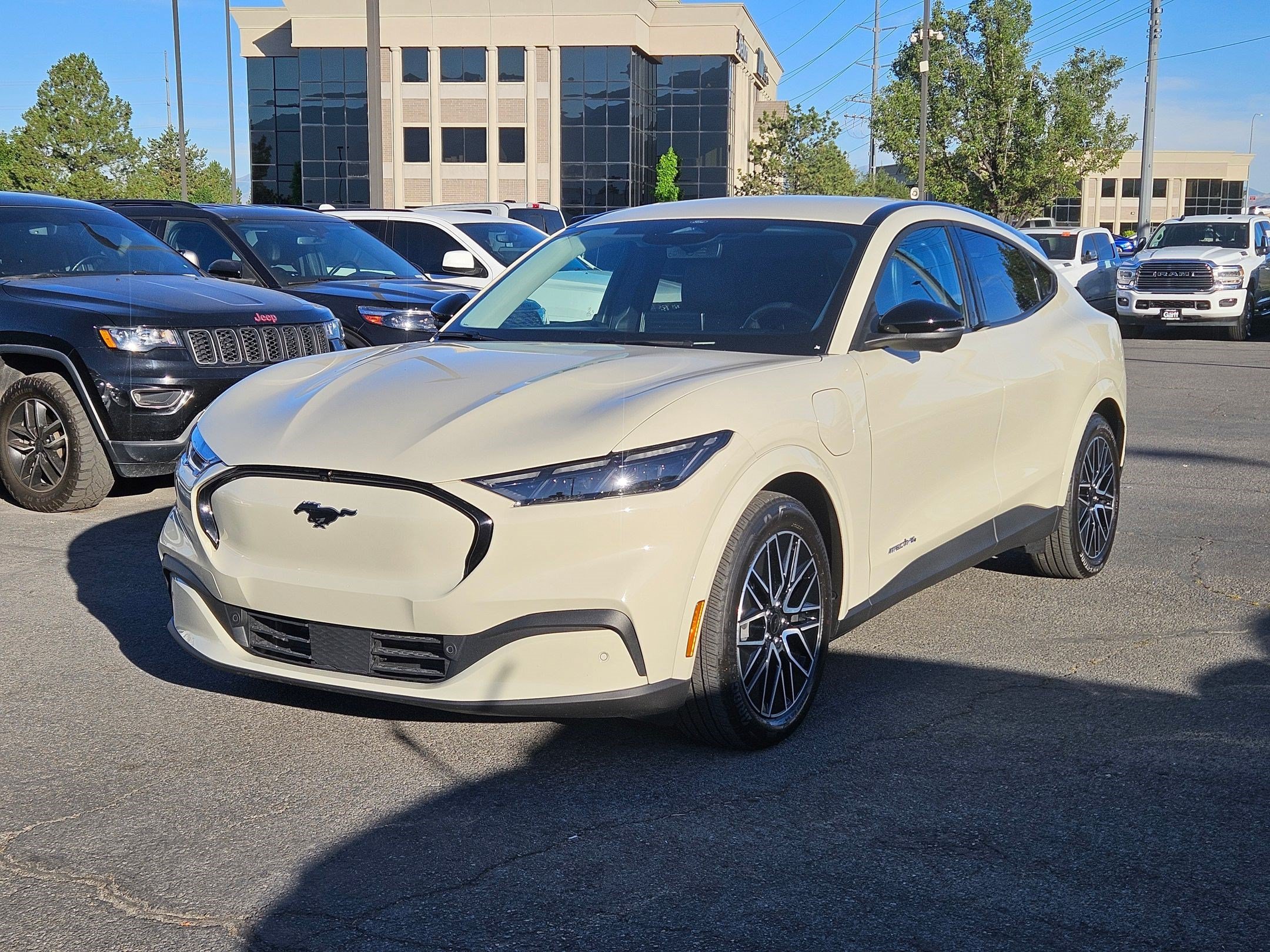 Certified Used 2025 Beige Ford Premium image 8