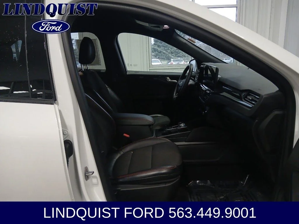 Used 2023 White Metallic Ford ST-Line image 18