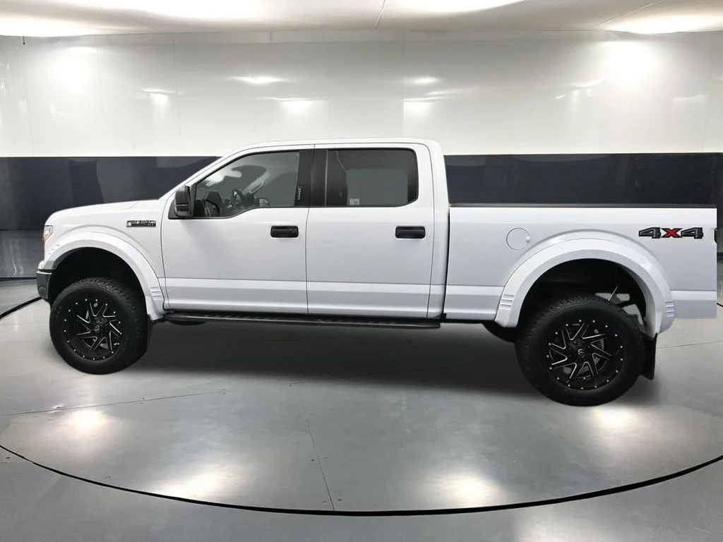 Used 2020 White Ford XLT image 9