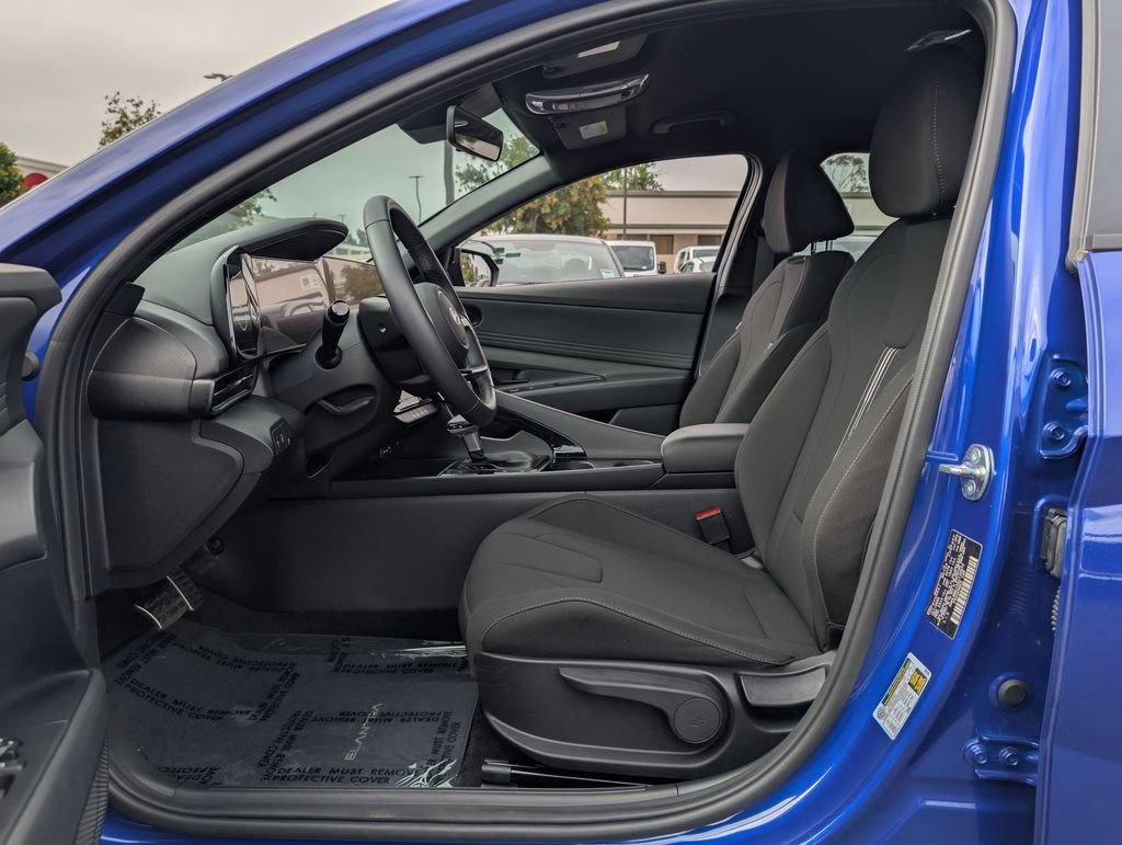 2025 Hyundai Elantra Blue - Photo 11