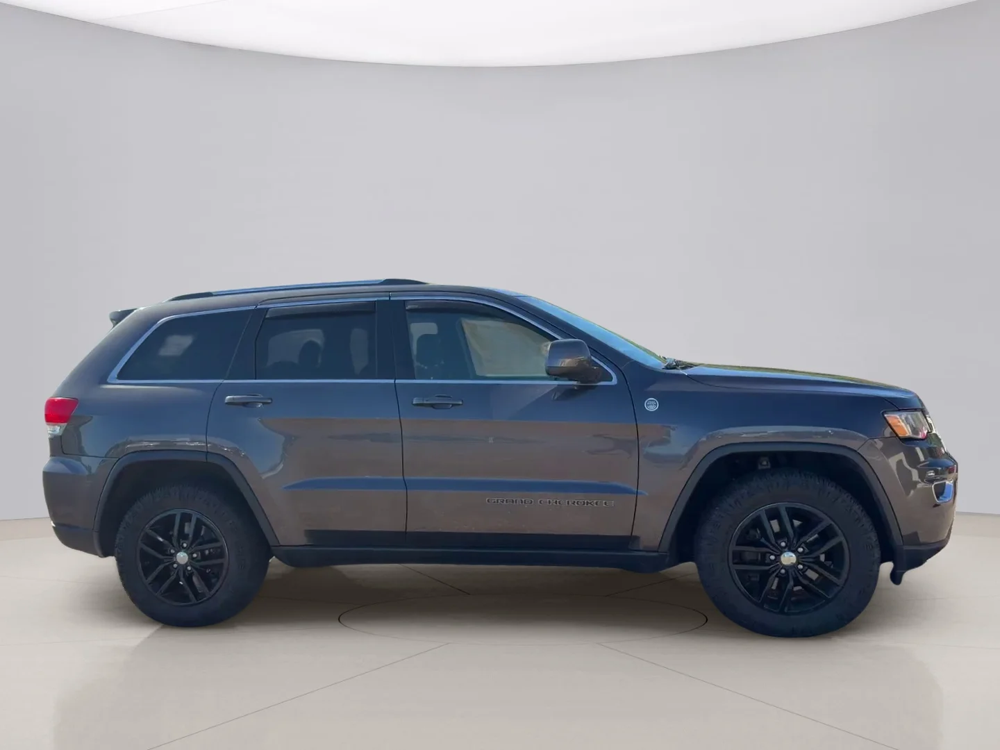 Used 2017 Gray Jeep LAREDO image 6