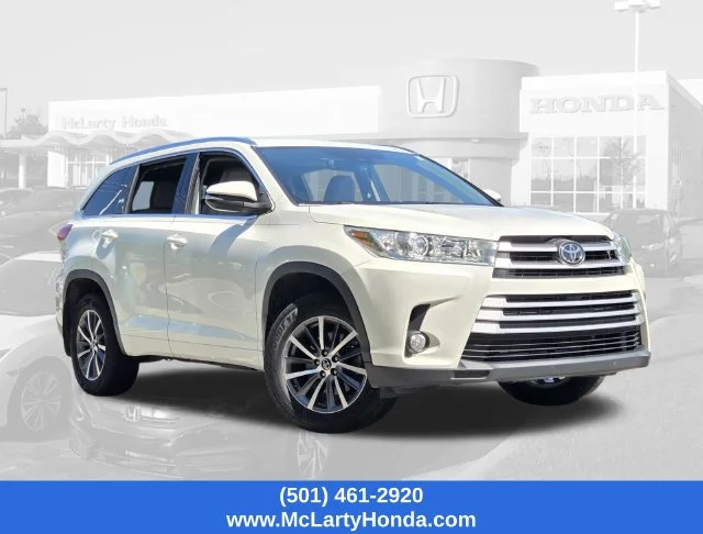 Used 2018 Blizzard Pearl Toyota XLE image 22