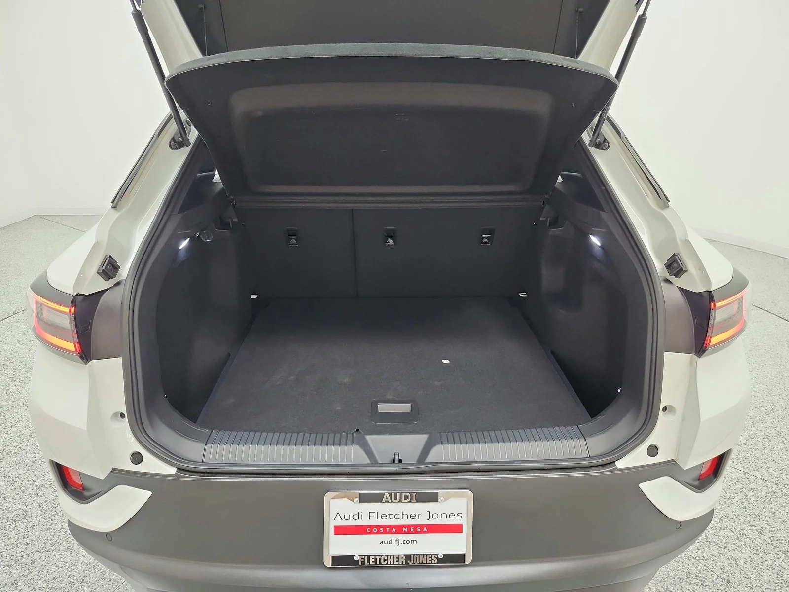 Used 2023 Pure White Volkswagen Pro image 20
